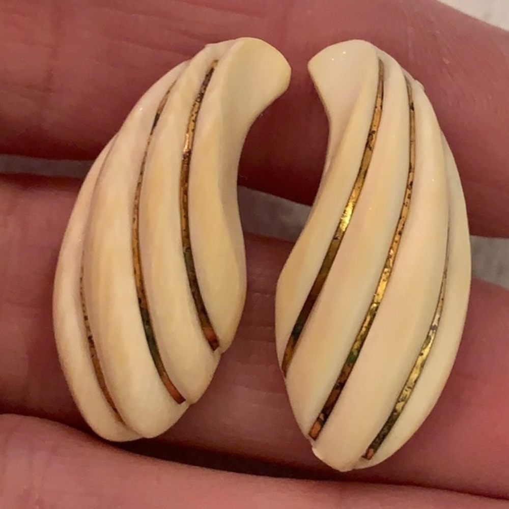 Sterling silver vermeil 925 vintage ivory swirl 1980s statement earrings